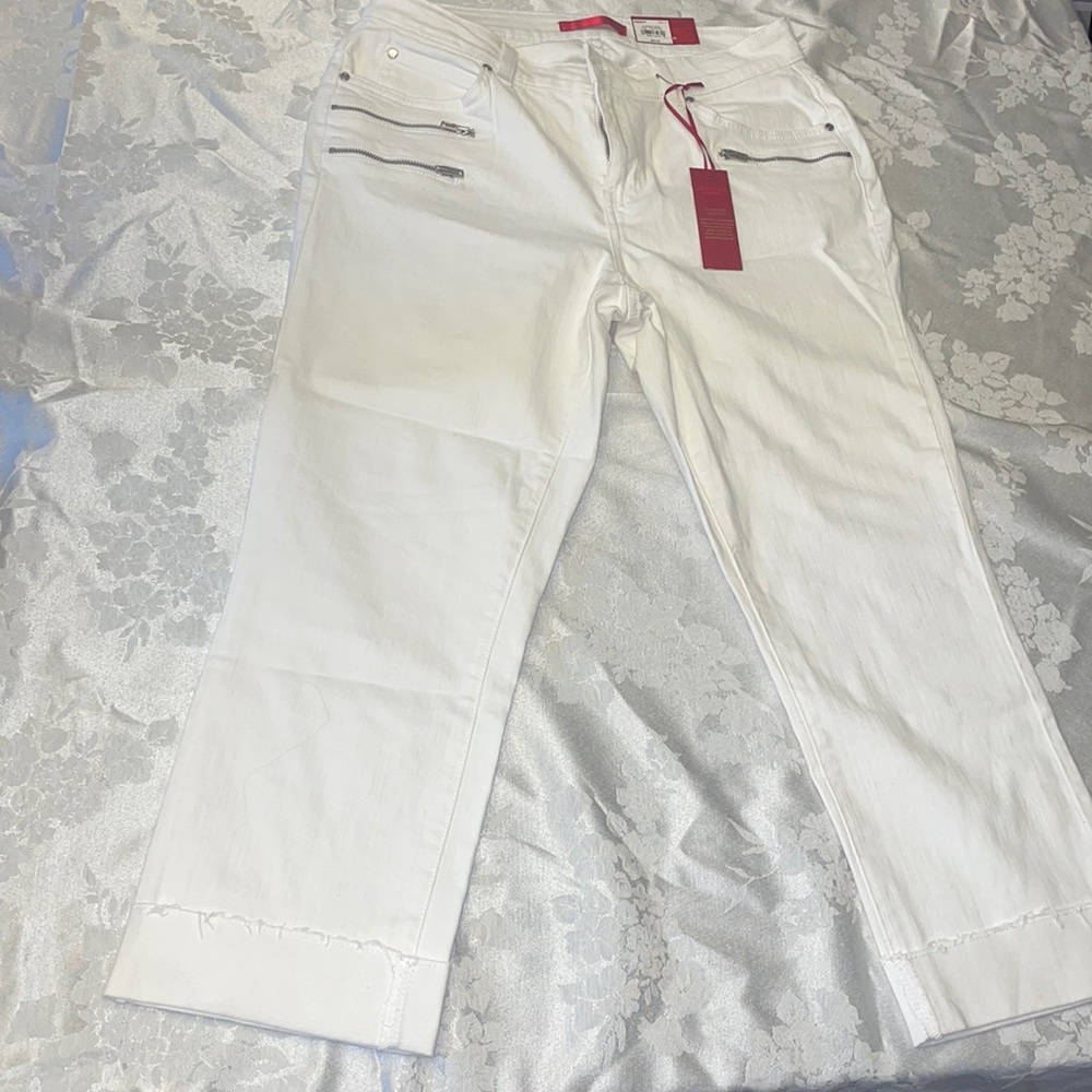 NWT jeans white Jennifer Lopez size 10 woman Capri